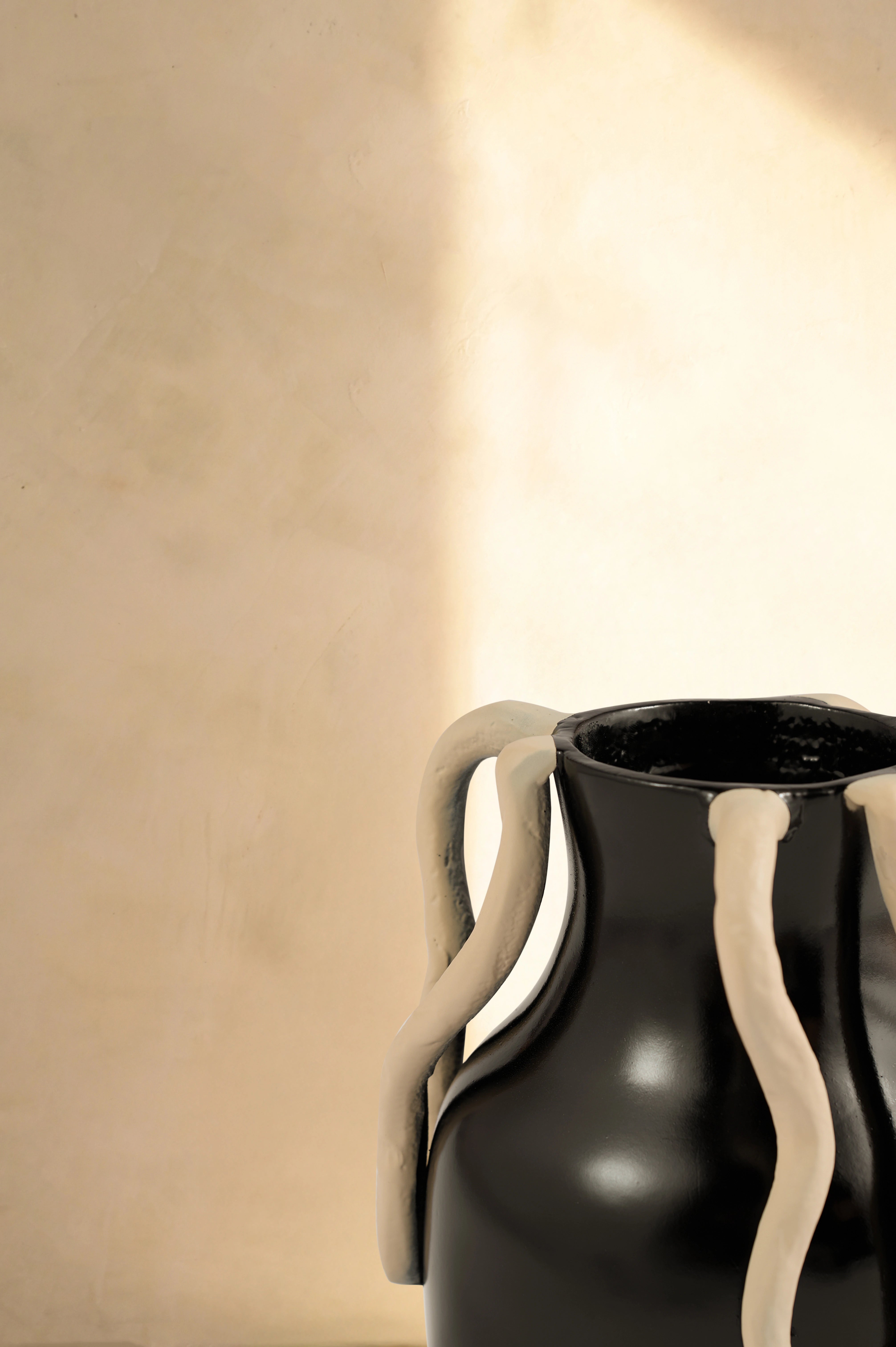 Velis Vase