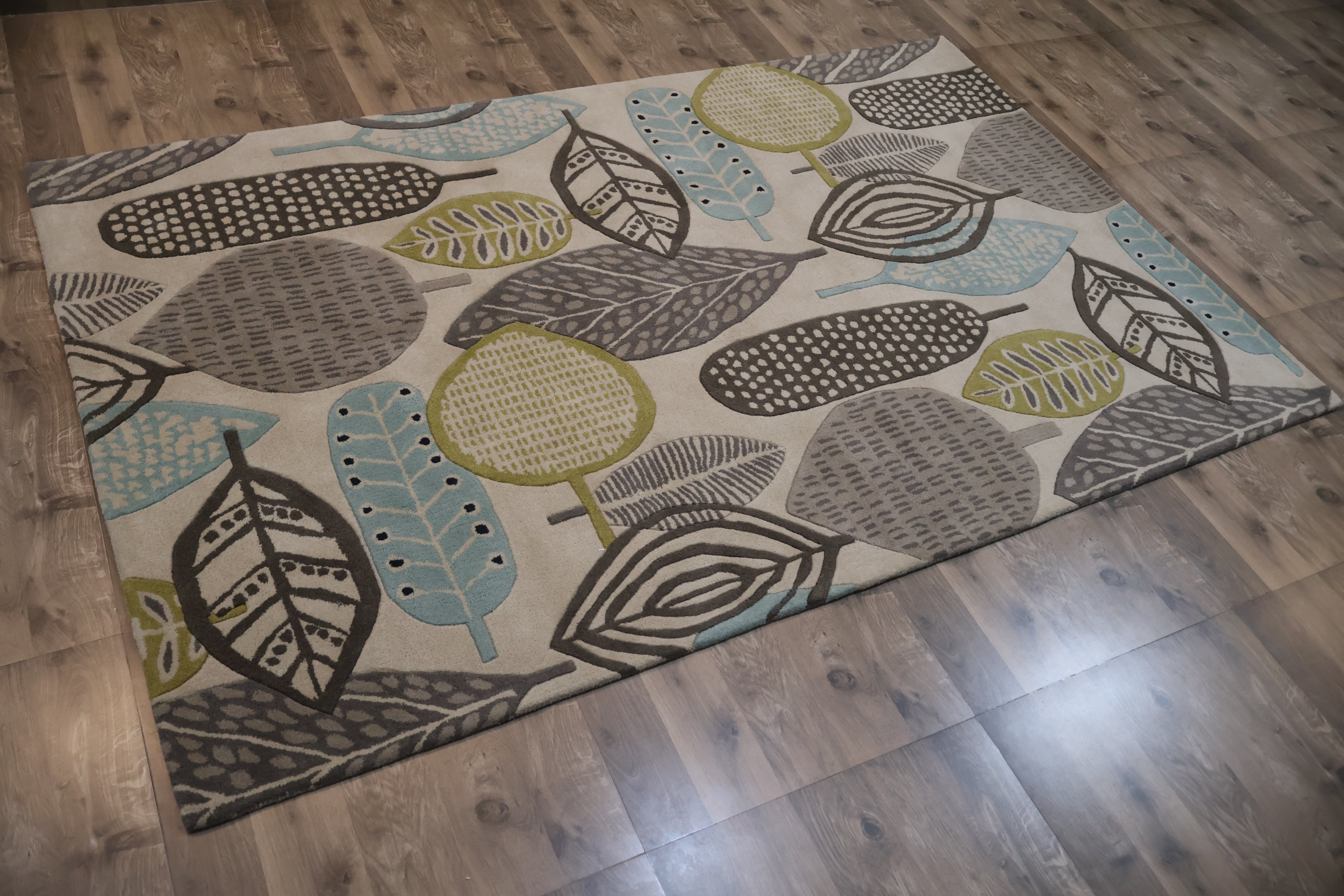 Modern Leaf Pattern Designer Carpet