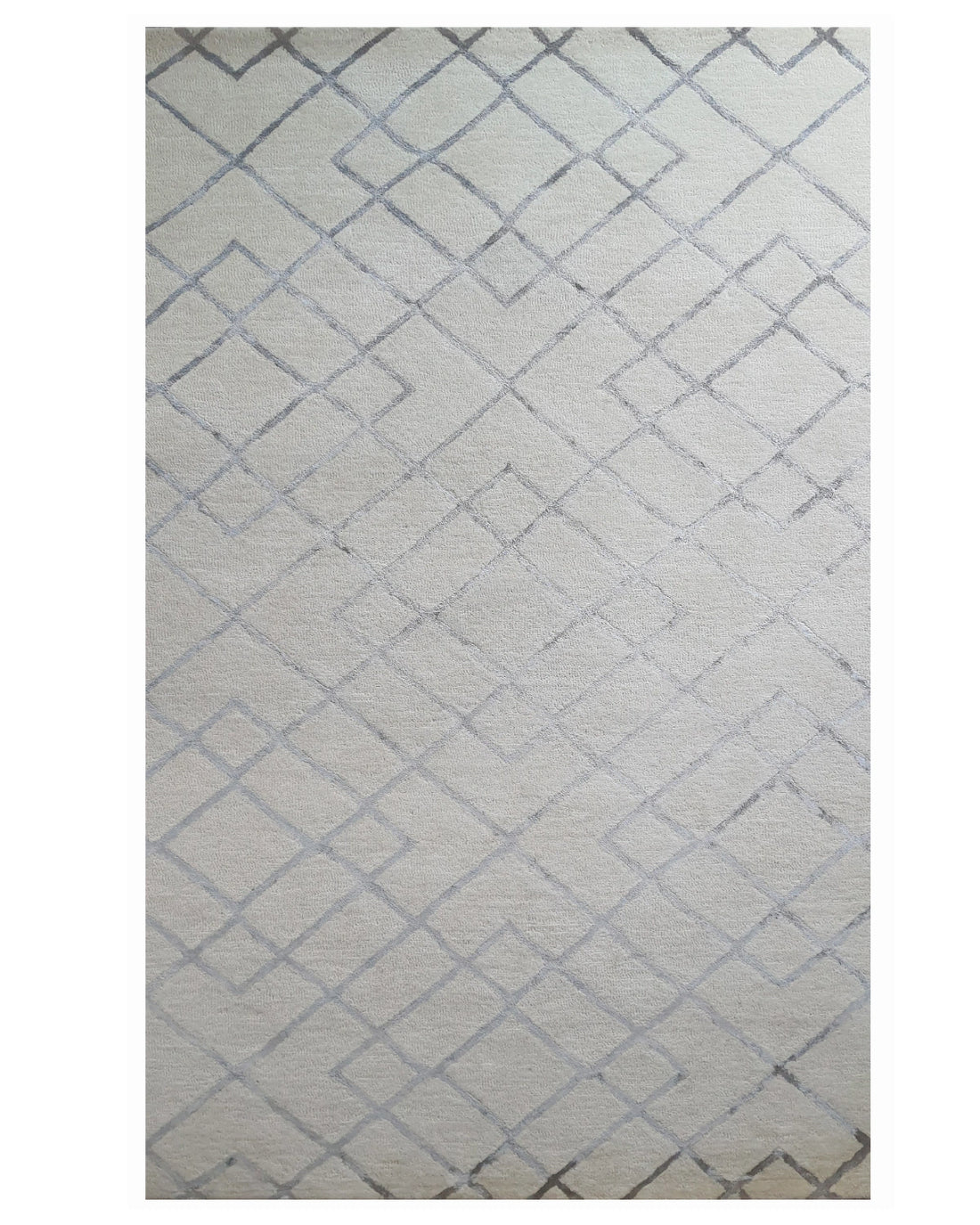Minimalist Interlocking Diamond Pattern Carpet