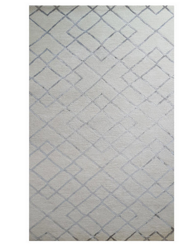 Minimalist Interlocking Diamond Pattern Carpet