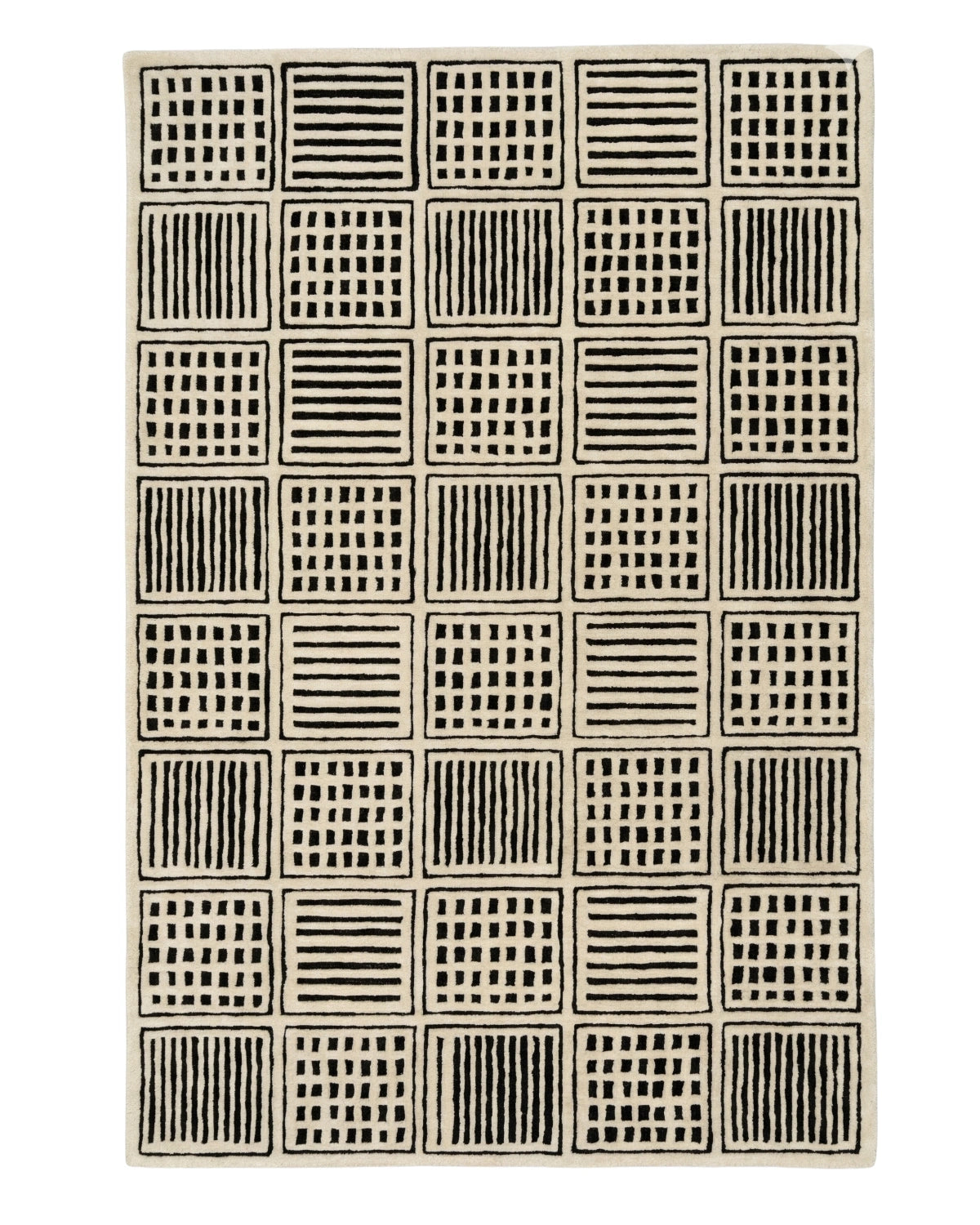 Modern Checkered Pattern Carpet – Beige & Black