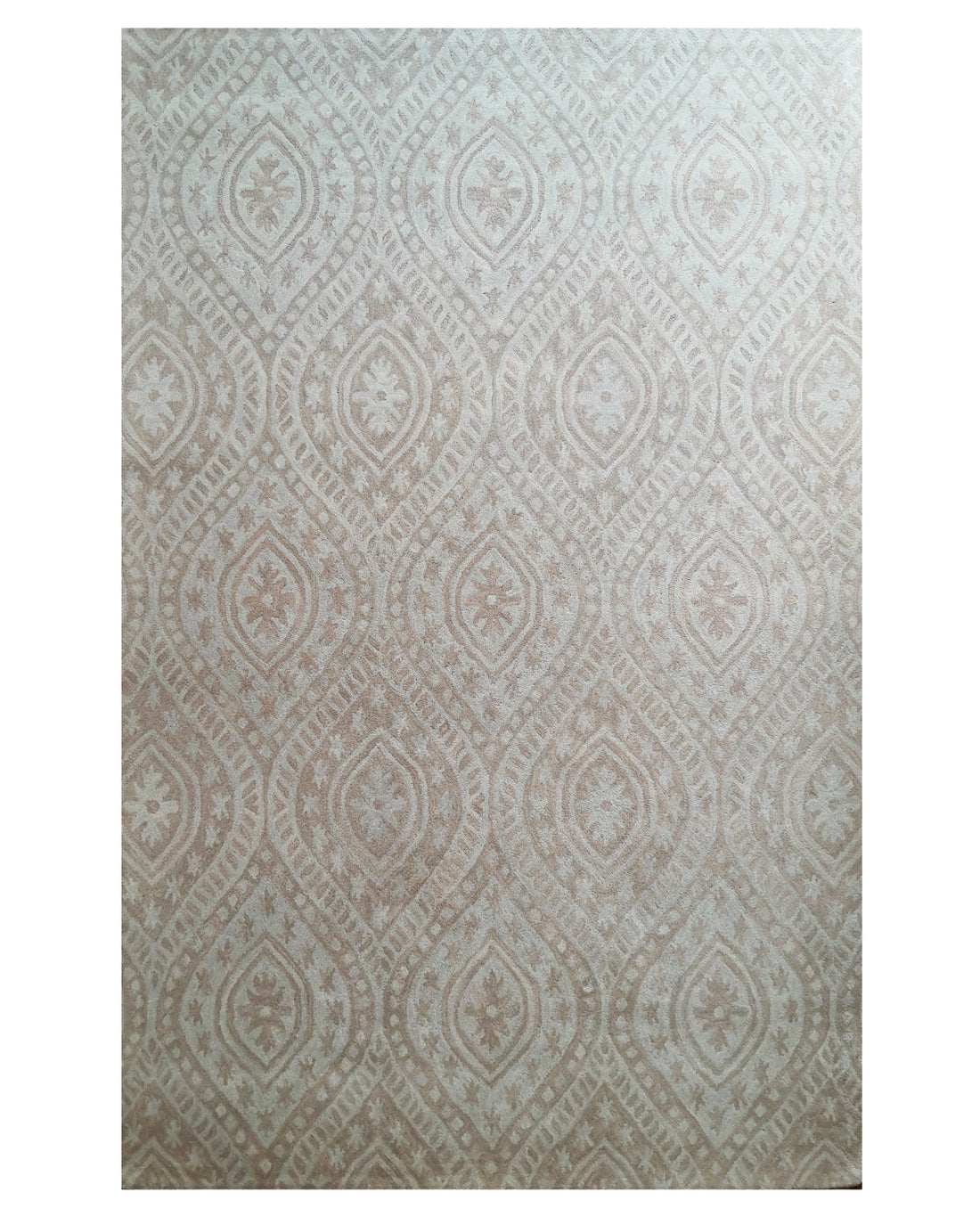 Neutral Diamond Medallion Pattern Carpet