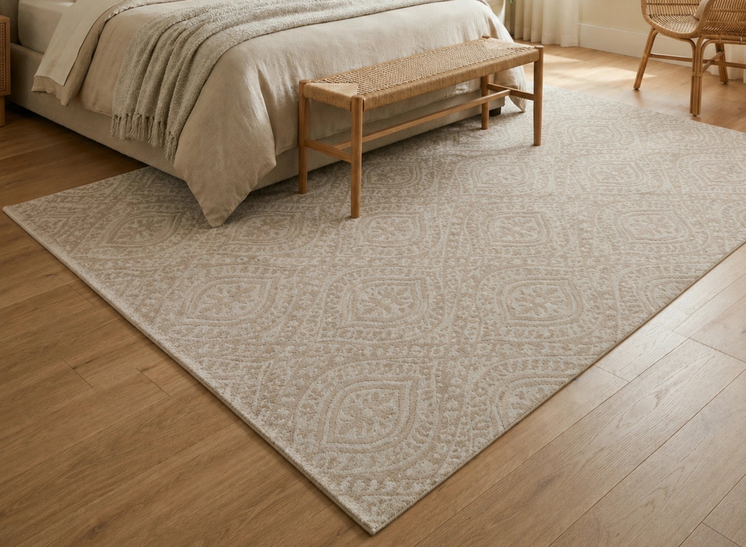 Neutral Diamond Medallion Pattern Carpet