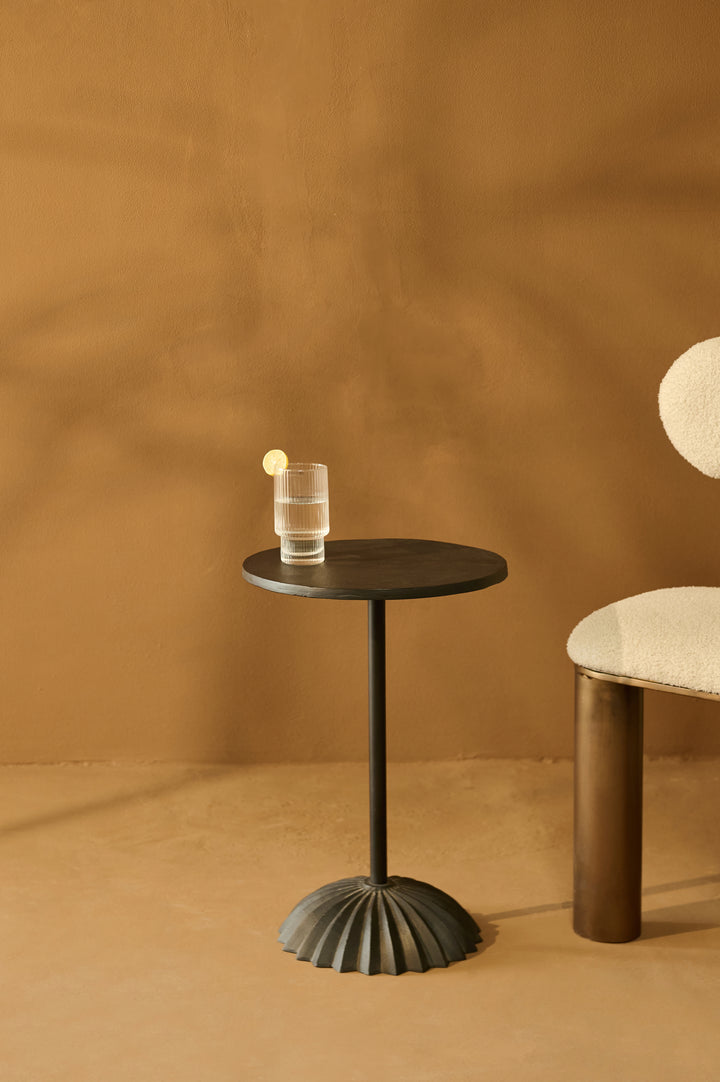 Eira Table