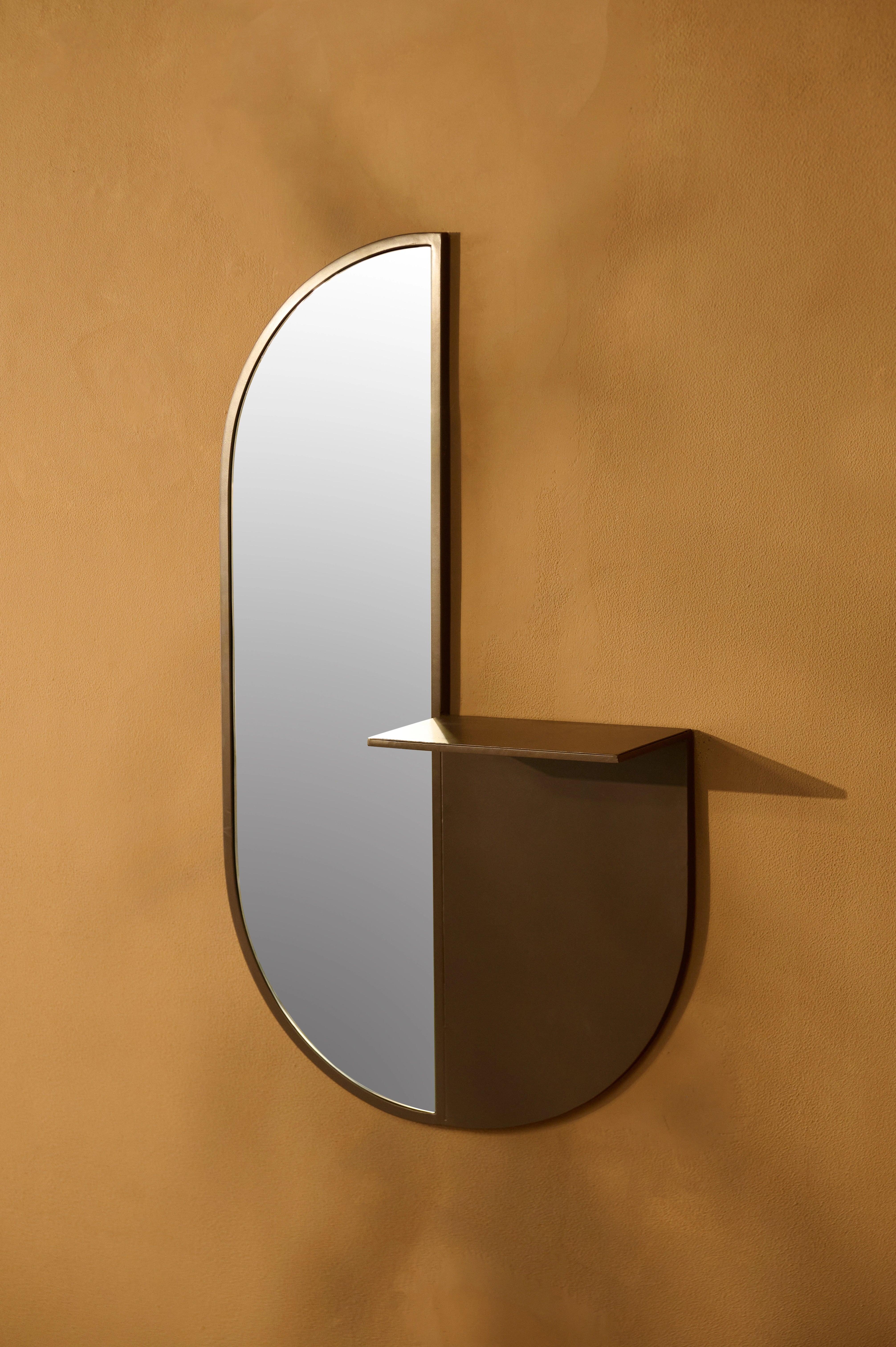 Mono Mirror