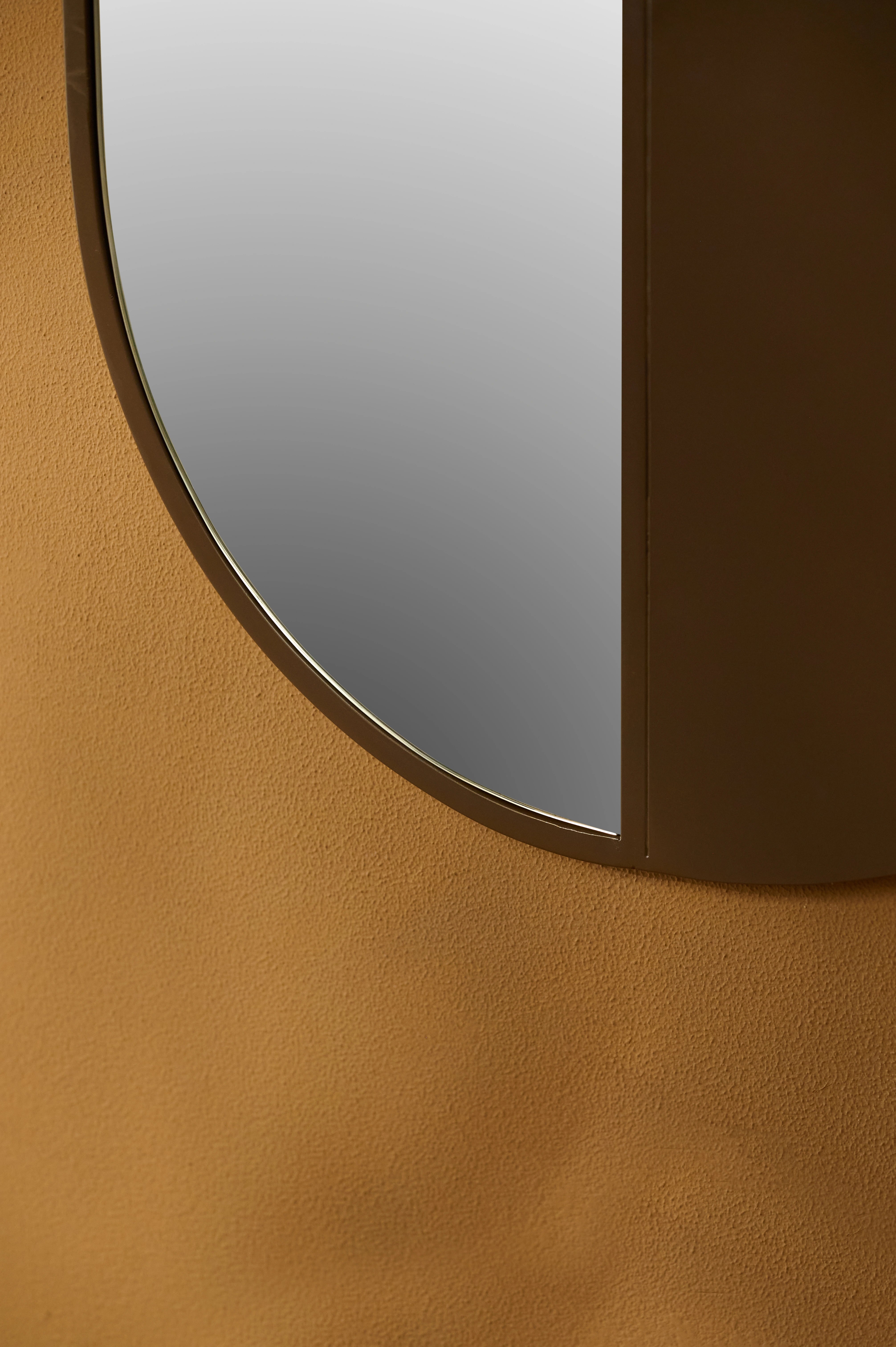Mono Mirror